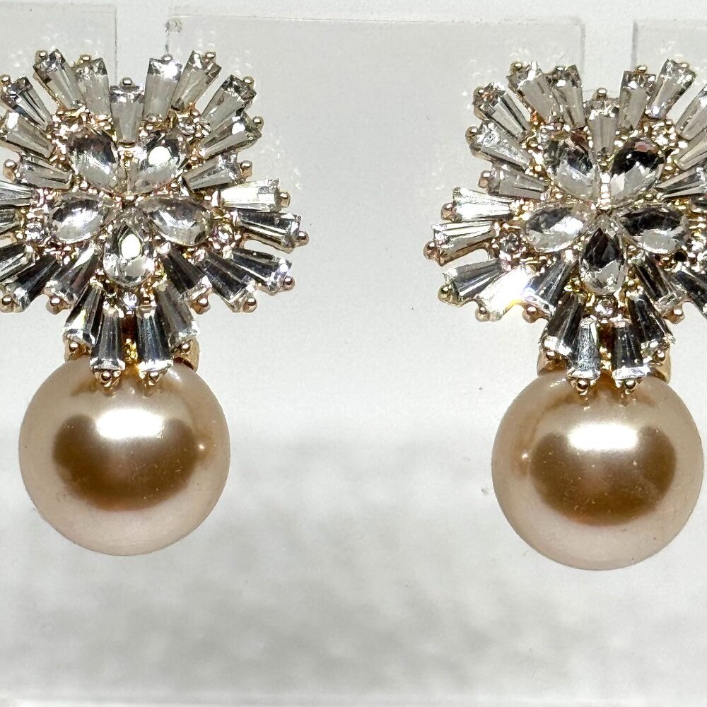 Firey sparkling crystal earrings with imitation pearl, NWOT